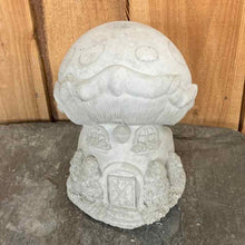 Load image into Gallery viewer, Concrete Garden Statuary