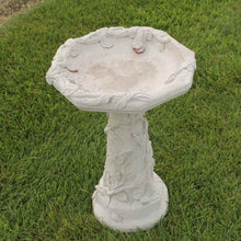 Load image into Gallery viewer, Concrete Garden Statuary