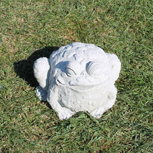 Load image into Gallery viewer, Concrete Garden Statuary
