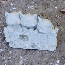 Load image into Gallery viewer, Concrete Garden Statuary