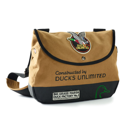 Ducks Unlimited Shoulder Bag is a rugged, all-purpose satchel that’s light enough to travel anywhere.
